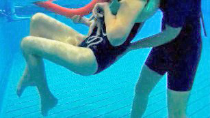 elvira-bajo-agua-supino-copia